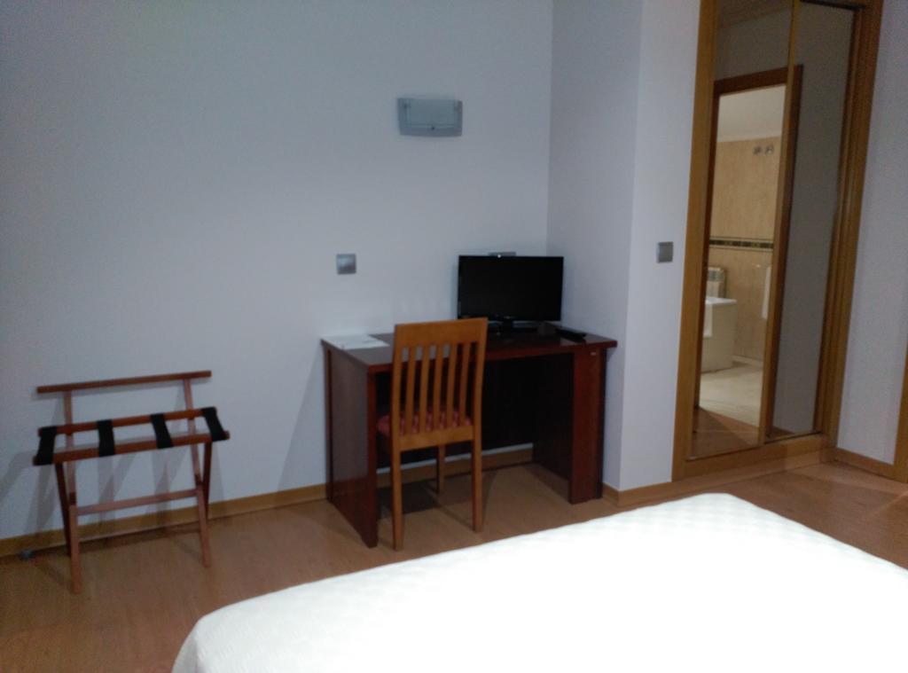 Hotel San Cibrao San Ciprian de Vinas Room photo