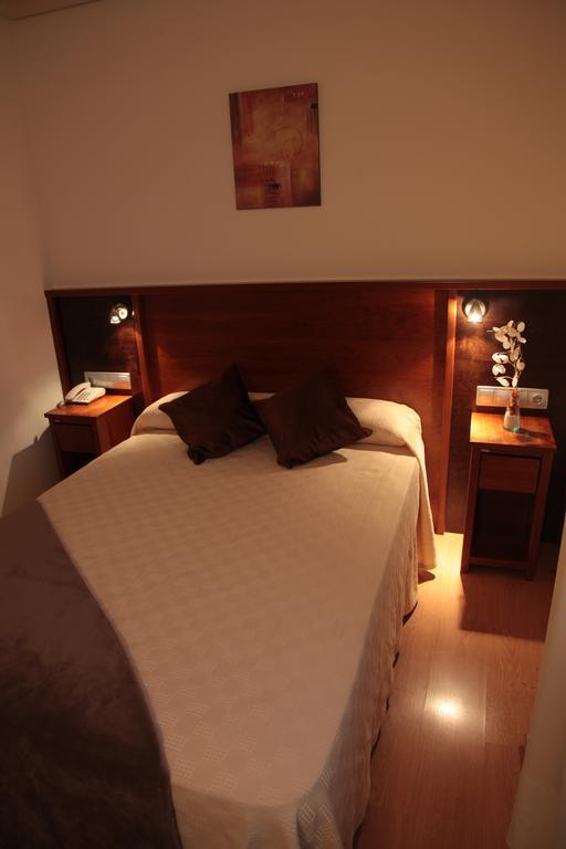 Hotel San Cibrao San Ciprian de Vinas Room photo