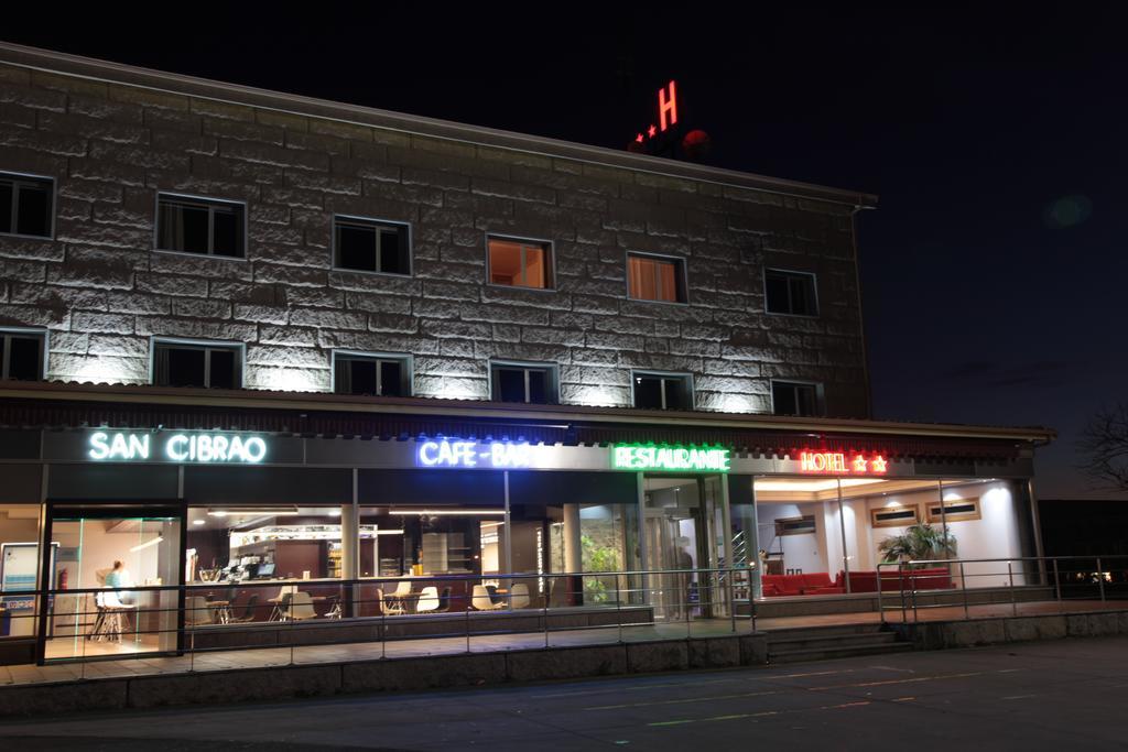 Hotel San Cibrao San Ciprian de Vinas Exterior photo