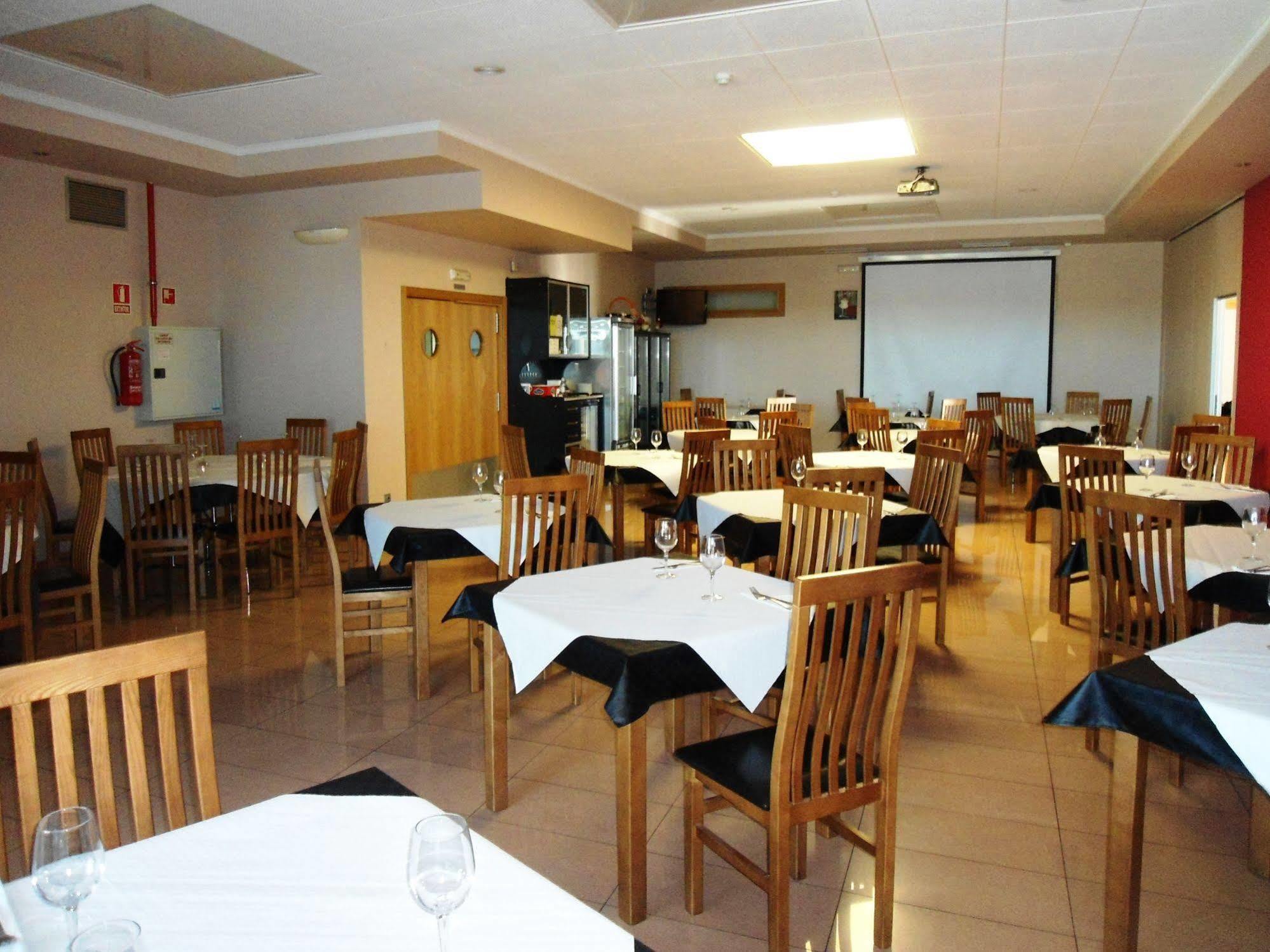 Hotel San Cibrao San Ciprian de Vinas Exterior photo